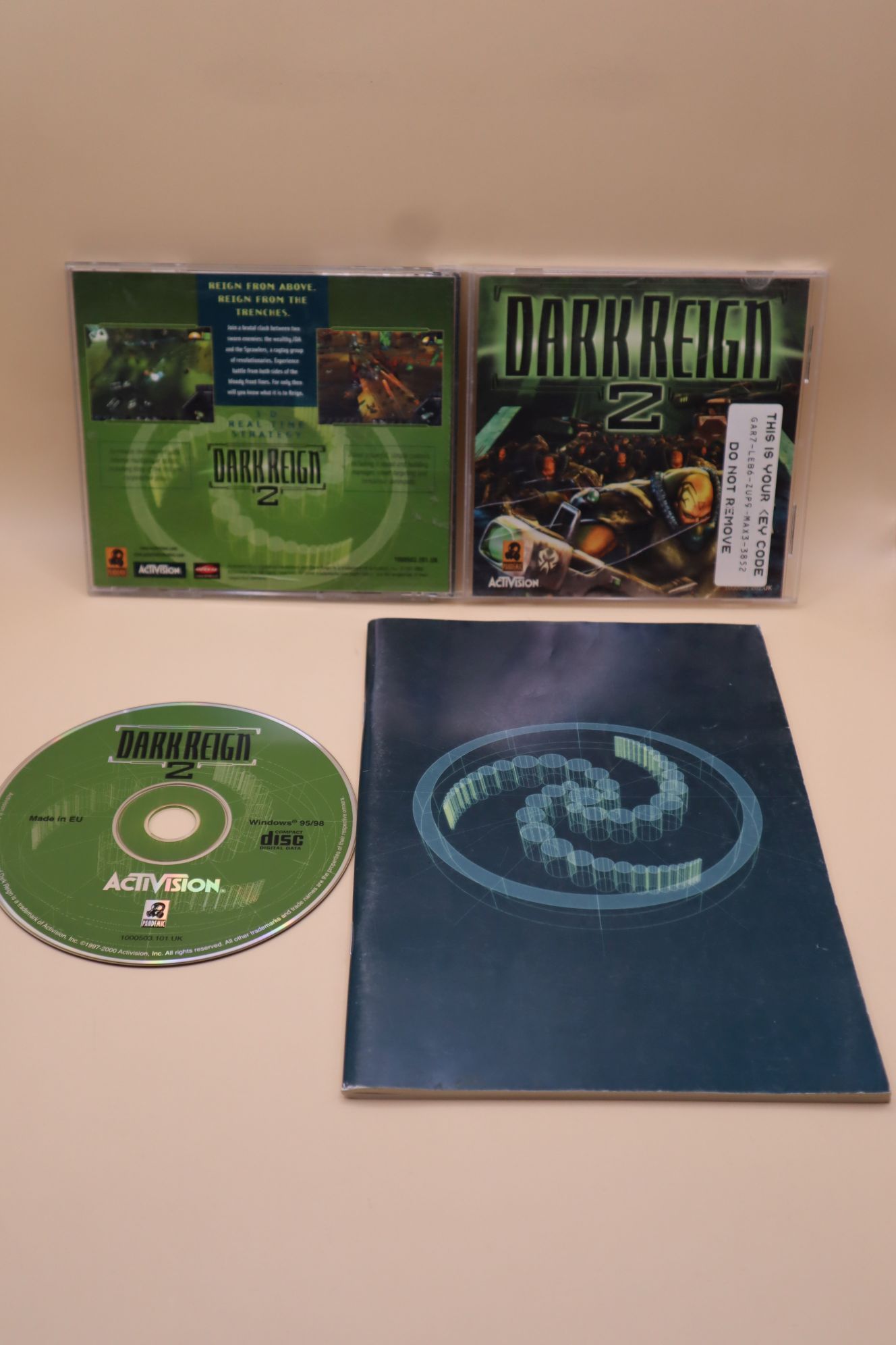 Dark Reign 2 + kézikönyv